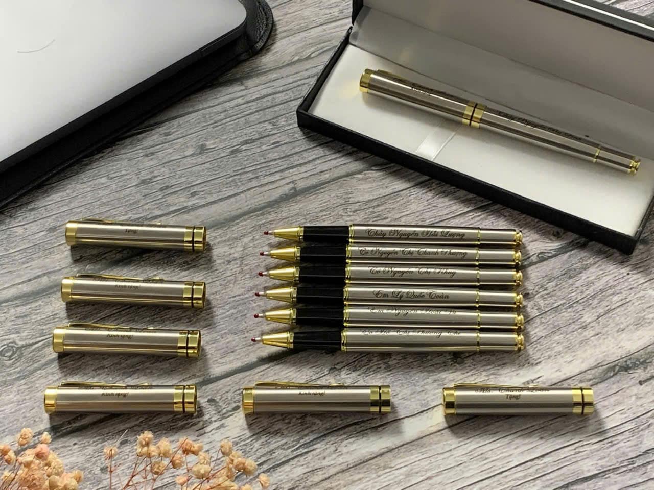 bút ký khắc tên cao cấp nội địa Trung 03