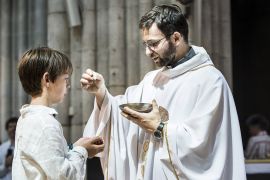 Những lời chúc dành cho linh mục ý nghĩa, trang trọng và đầy xúc cảm nhất