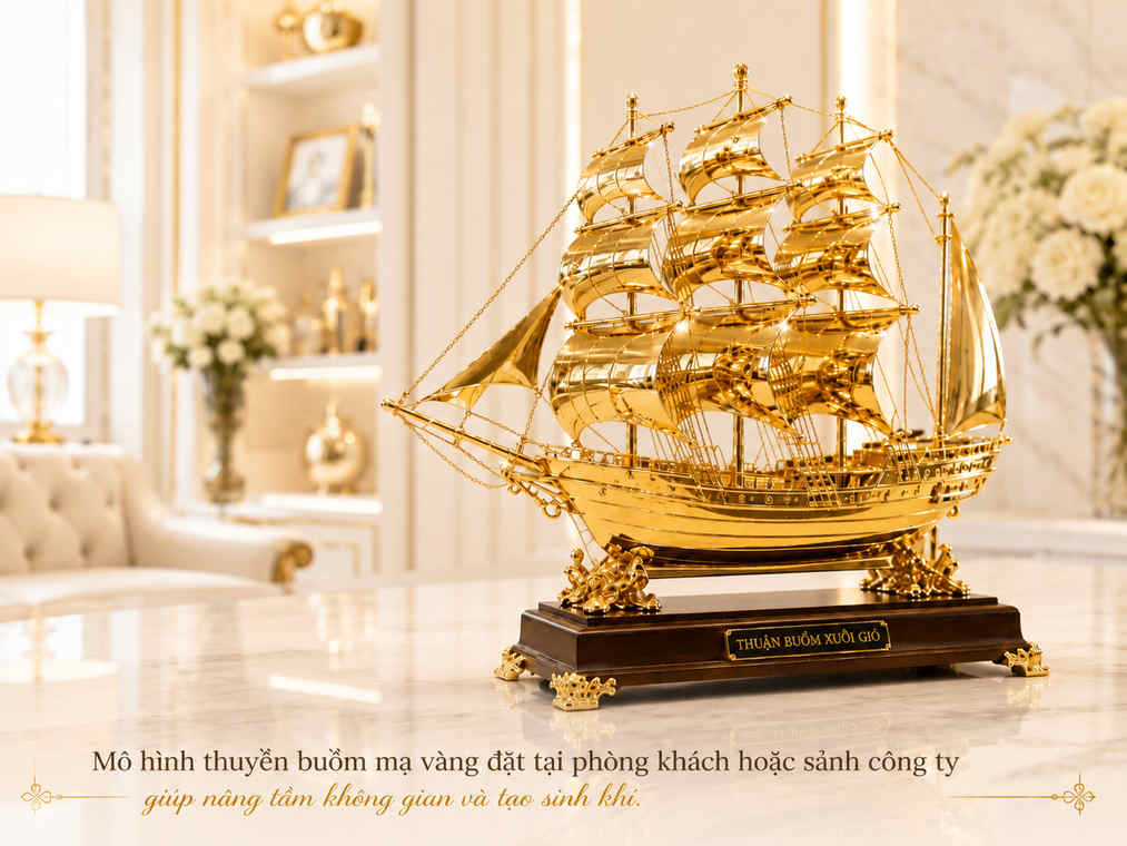 trưng bày thuyền buồm mạ vàng