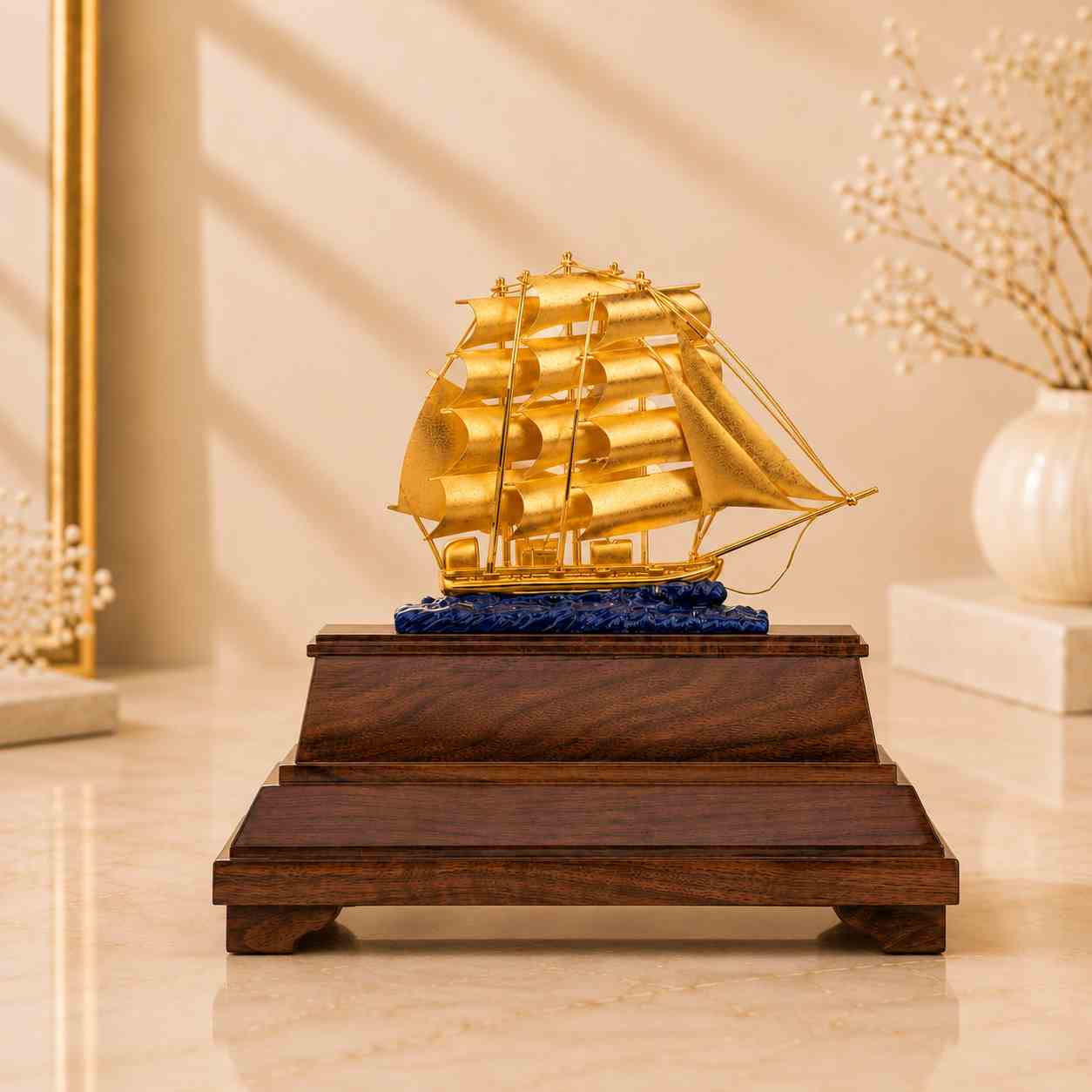 Mô hình thuyền buồm mạ vàng quà tặng thăng chức