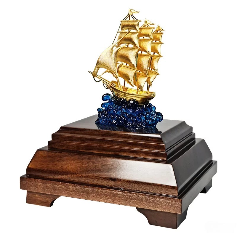 mo-hinh-thuyen-buom-ma-vang-24k-05