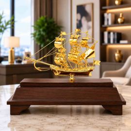 Mô hình thuyền buồm mạ vàng quà tặng ngày thành lập