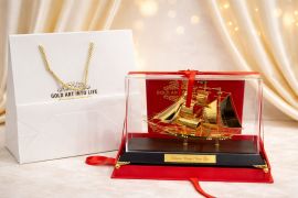 Mô hình thuyền buồm mạ vàng có phù hợp làm quà tặng tân gia?