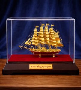 Mô hình thuyền buồm mạ vàng cỡ trung MS 01