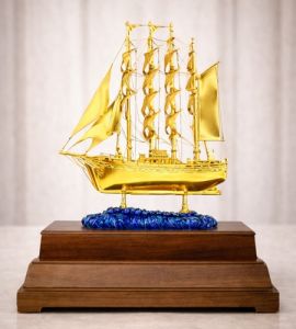 Mô hình thuyền buồm mạ vàng cỡ đại 