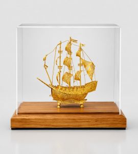 Mô hình thuyền buồm bạc mạ vàng 24k