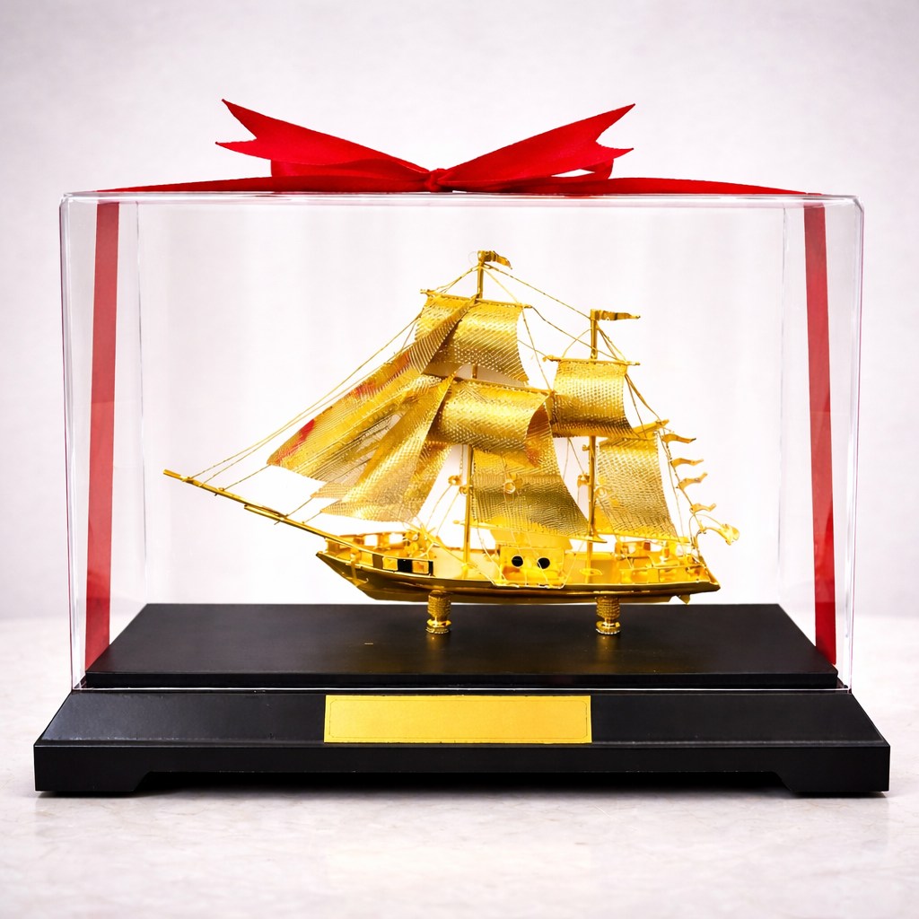 Mô hình thuyền buồm mạ vàng cỡ trung MS 02