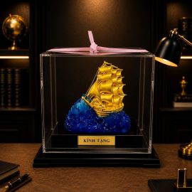Mô hình thuyền buồm phong thuỷ  mạ vàng 24k - 01
