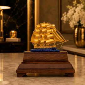 Mô hình thuyền buồm mạ vàng quà tặng thăng chức