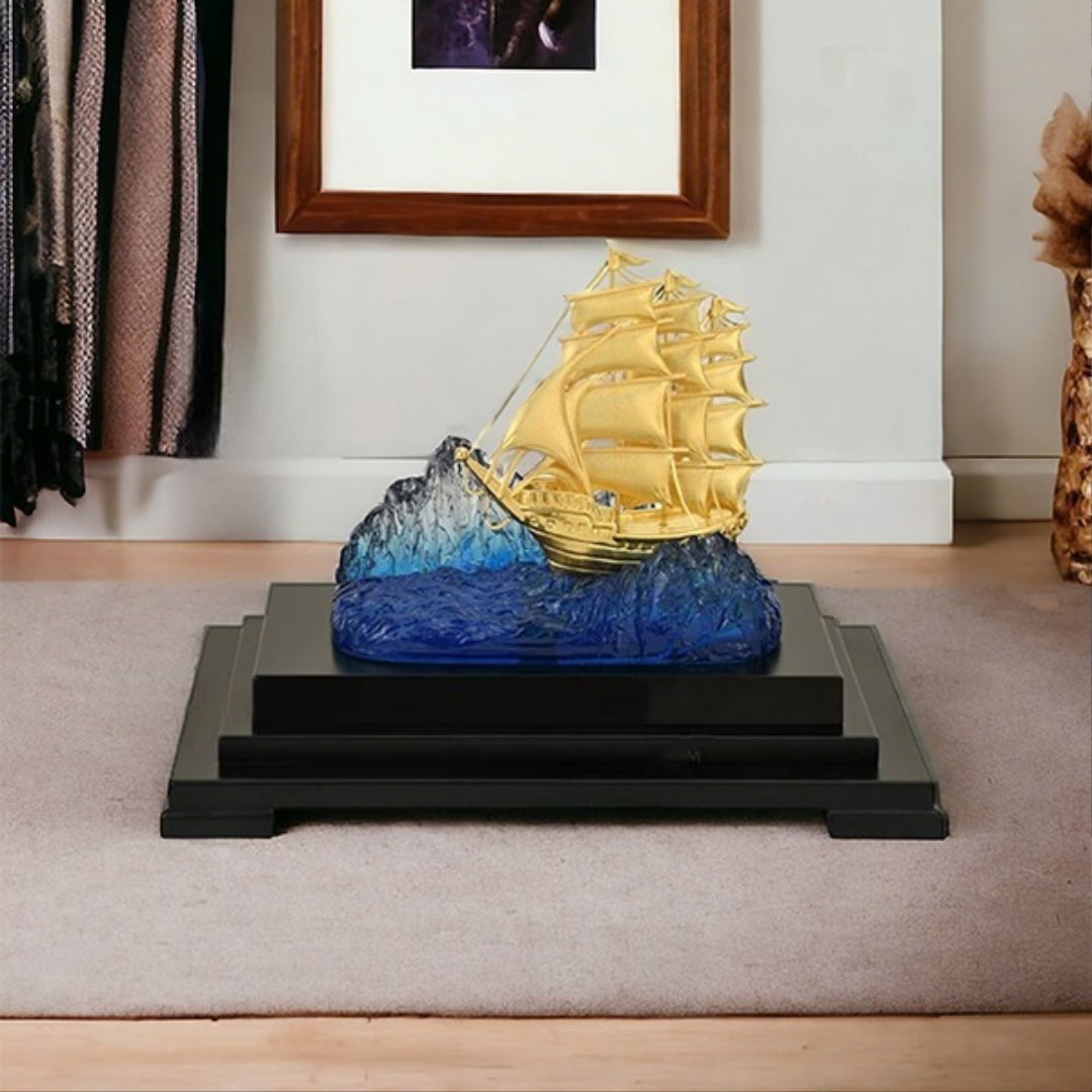 Mô hình thuyền buồm phong thuỷ mạ vàng 24k - 01