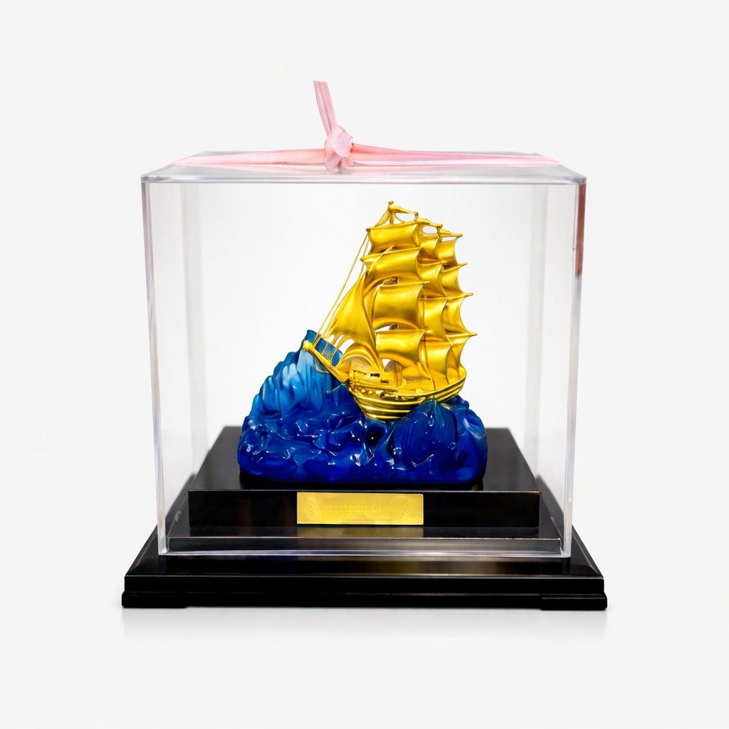 Mô hình thuyền buồm phong thuỷ  mạ vàng 24k - 01