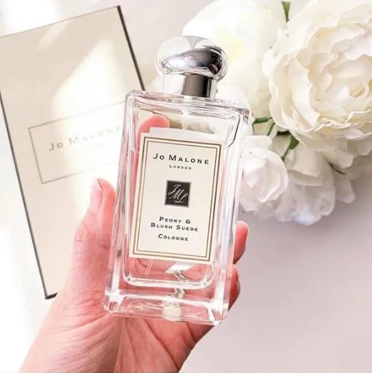 Quà tặng cho sếp nữ