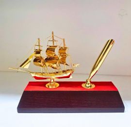 Mô hình thuyền buồm mạ vàng tại Vĩnh Phúc