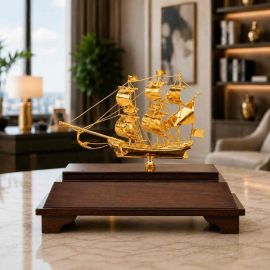 Mô hình thuyền buồm mạ vàng quà tặng tân gia