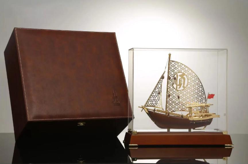 Quà tặng mô hình thuyền mạ vàng sang trọng Quà tặng mô hình thuyền mạ vàng sang trọng