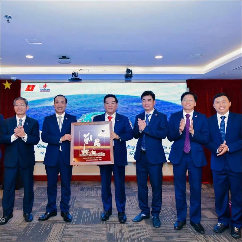 quà tặng tri ân mạ vàng