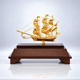 Mô hình thuyền buồm mạ vàng quà tặng tân gia