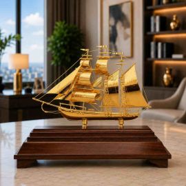Thuyền buồm cao cấp mạ vàng