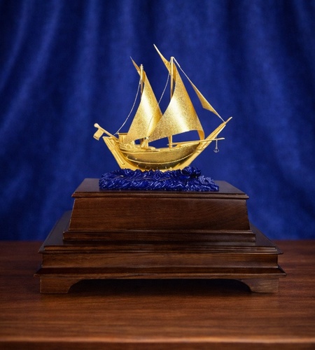 Mô hình thuyền buồm phong thuỷ mạ vàng 24k - 11