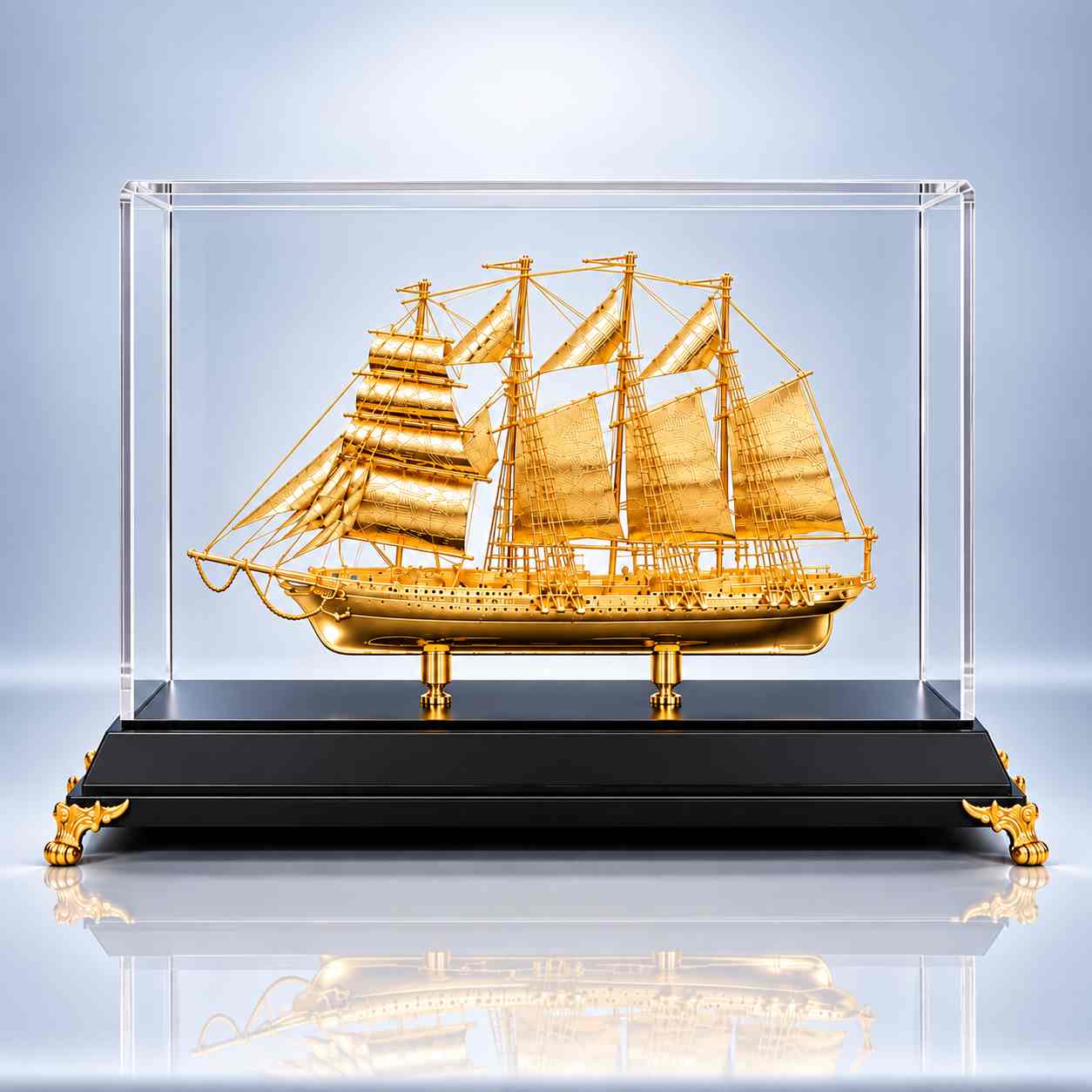 Thuyền buồm mạ vàng hút tài lộc
