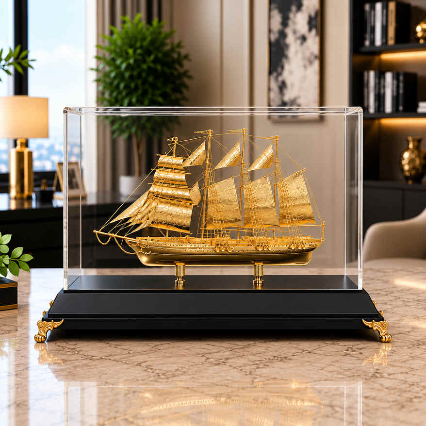 Thuyền buồm mạ vàng hút tài lộc
