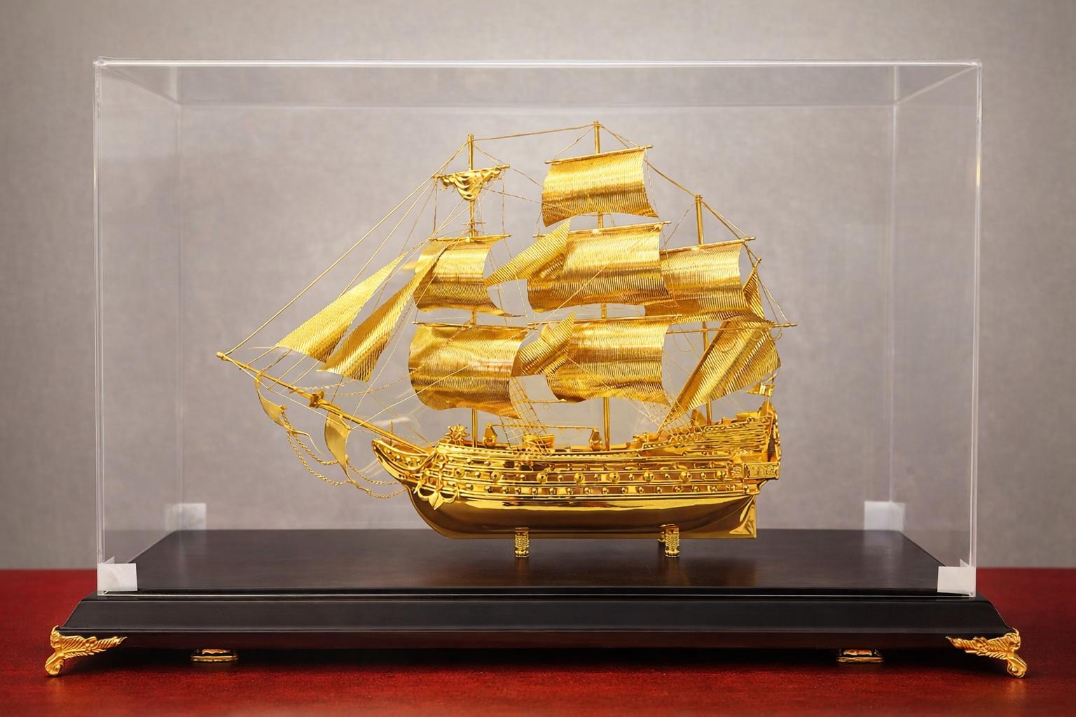 huyền buồm mạ vàng quà tặng tân gia cao cấp