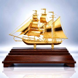 Thuyền buồm cao cấp mạ vàng