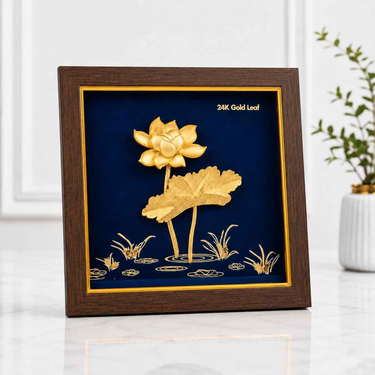 Tranh hoa sen mạ vàng 24K khung gỗ cao cấp, nền xanh sang trọng