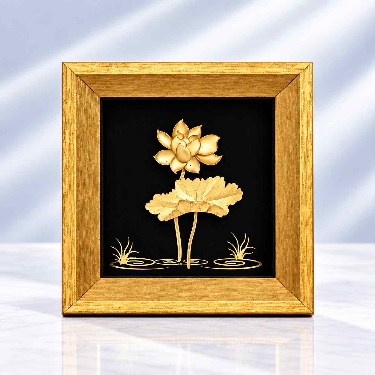 Tranh hoa sen mạ vàng 24k
