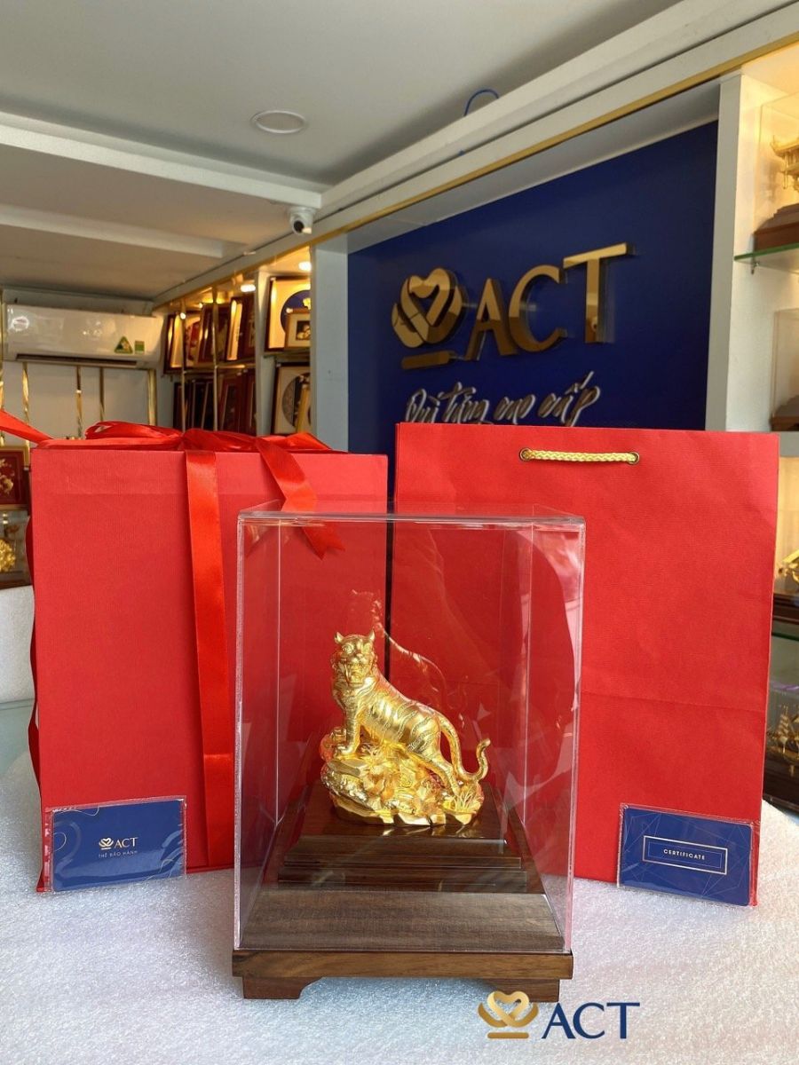 Tượng hổ mạ vàng