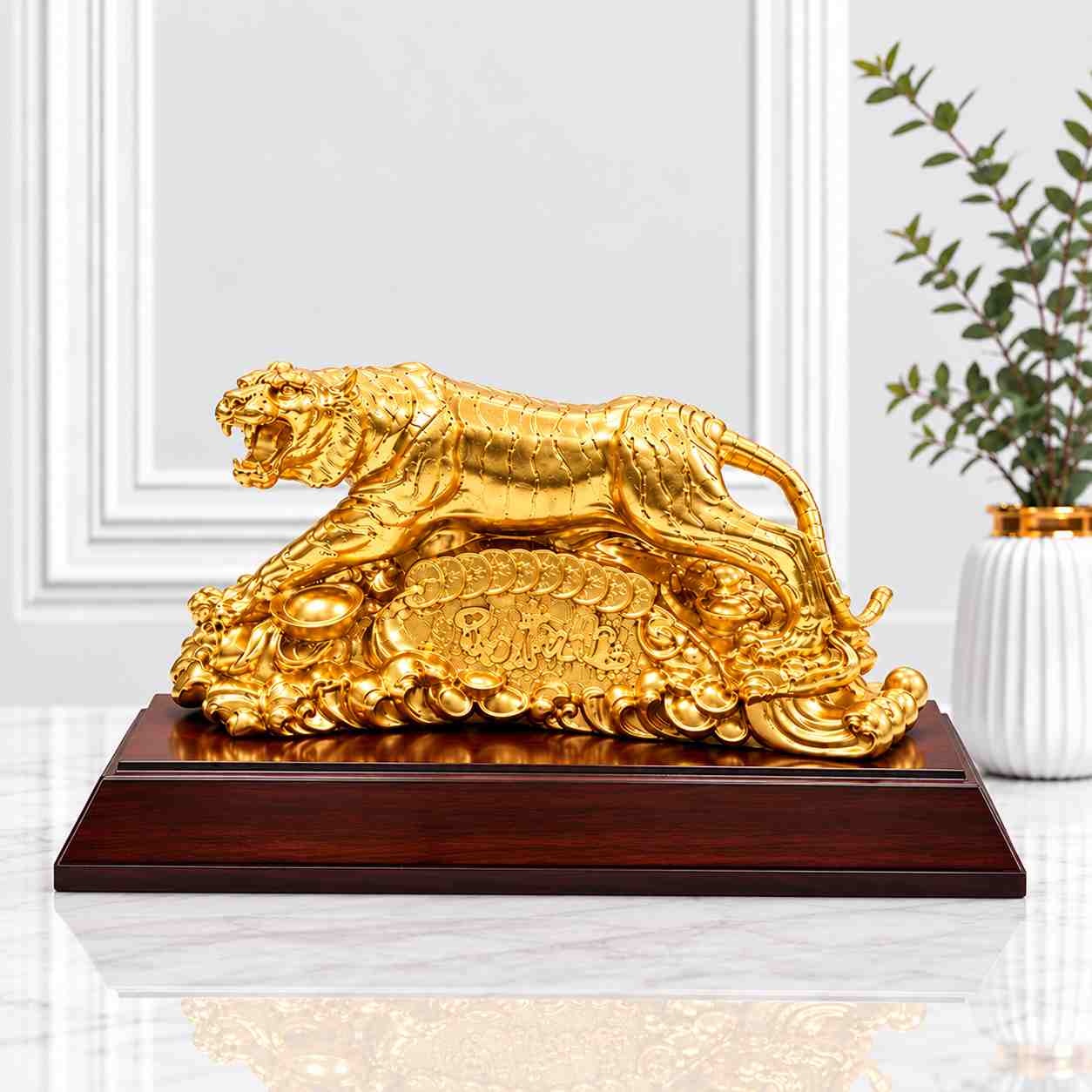 Mãnh hổ thếp vàng