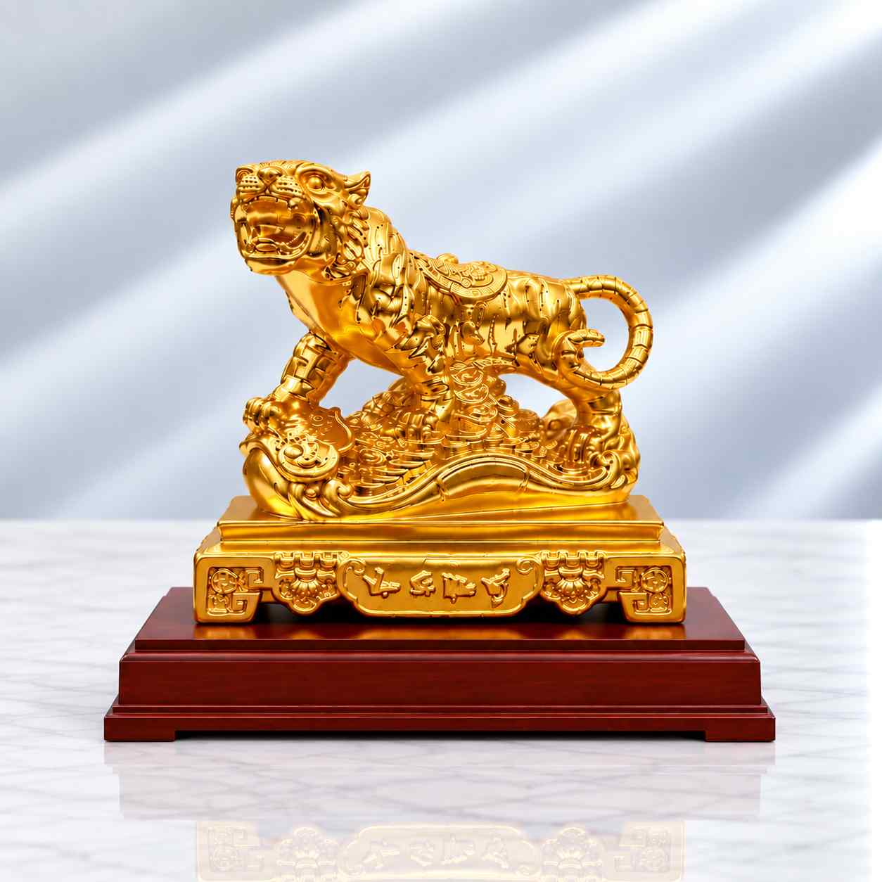 Mãnh hổ thếp để bàn phong thủy