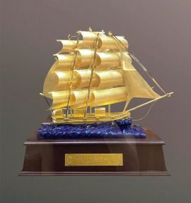Mô hình thuyền buồm mạ vàng tv-mv-06